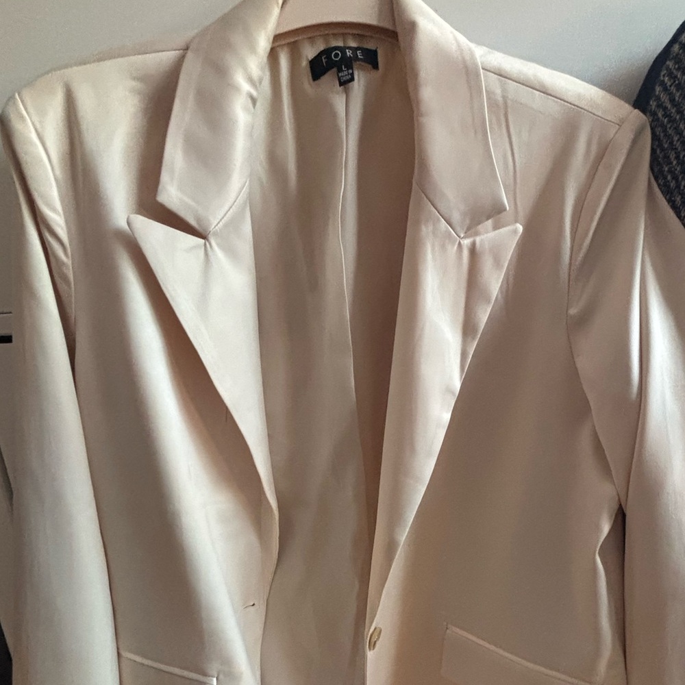 Silky Cream/Champagne Tailored Blazer perfect for work or a night out